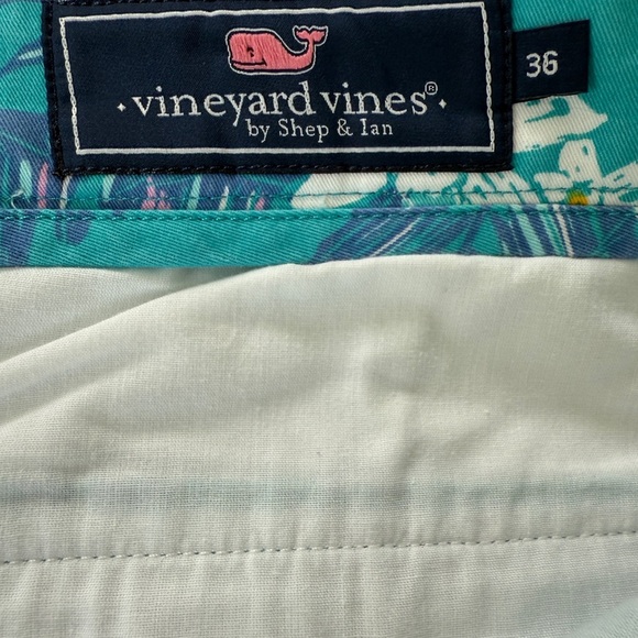 Vineyard Vines Men’s Tropical Floral Curacao Breaker Shorts Classic Fit - Picture 4 of 5